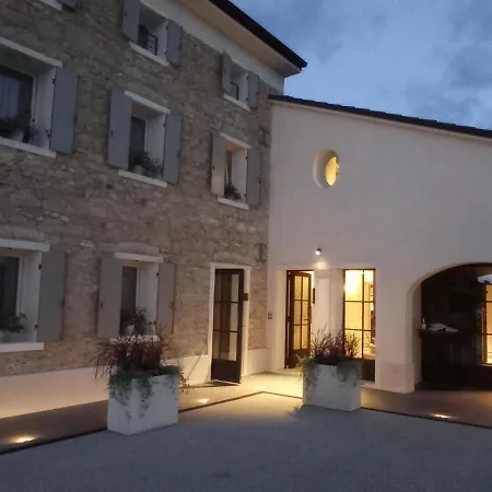Hotell Mamagio *