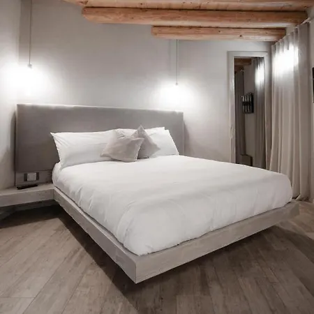 Mamagio Hotell *