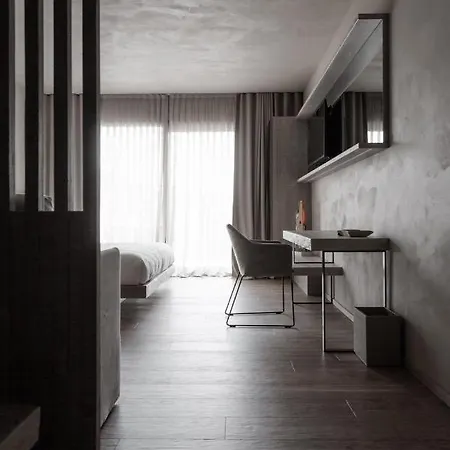 Mamagio Hotell *