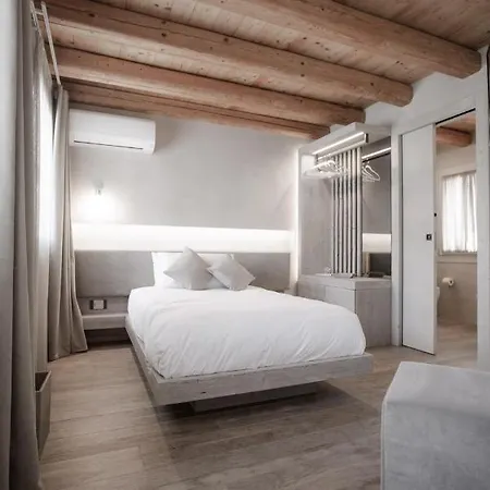 Mamagio Hotell